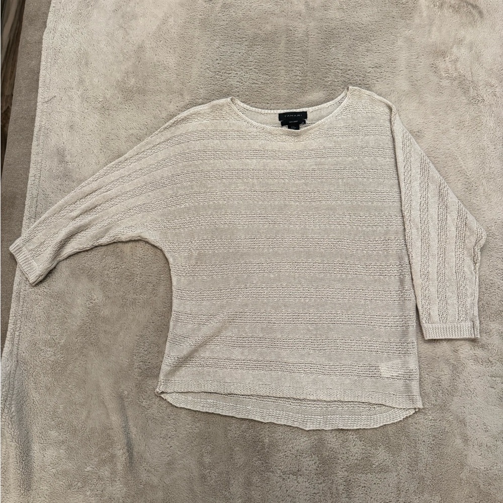 Women's Tahari Light weight Cream Sweater Size medium